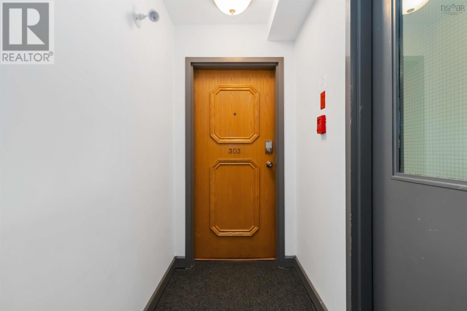 #303 30 Attenborough Court - 5