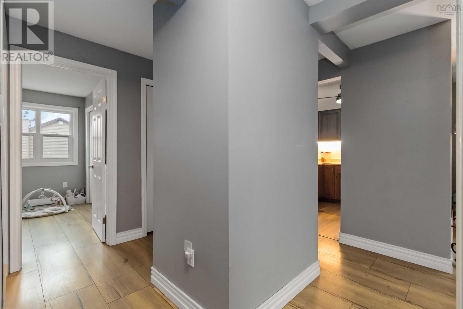 #303 30 Attenborough Court - 19