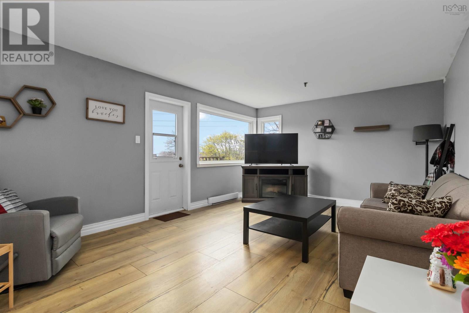 #303 30 Attenborough Court - 9