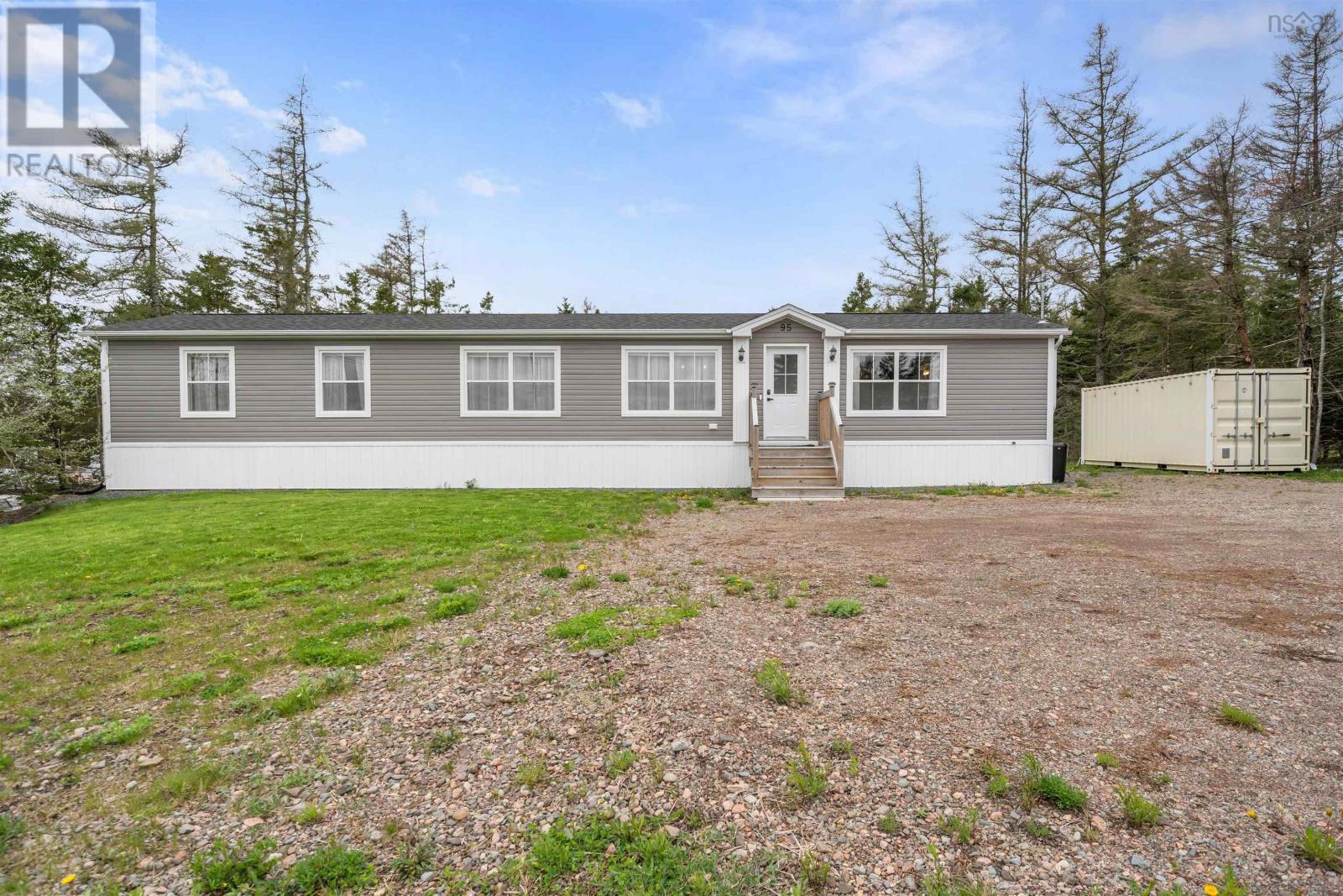 Property photo of 95 LORNADA Drive