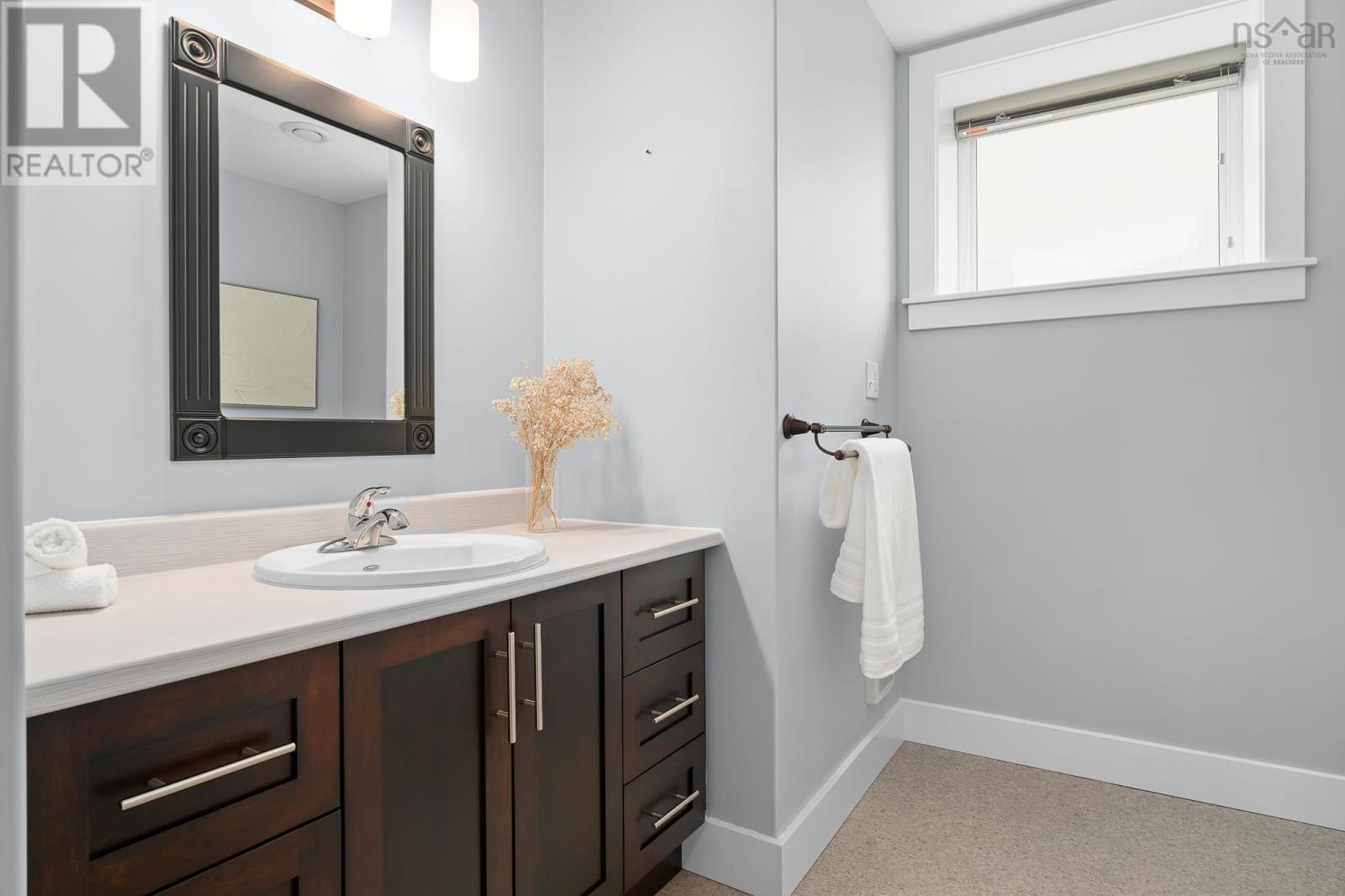 8 Alpine Drive - 36