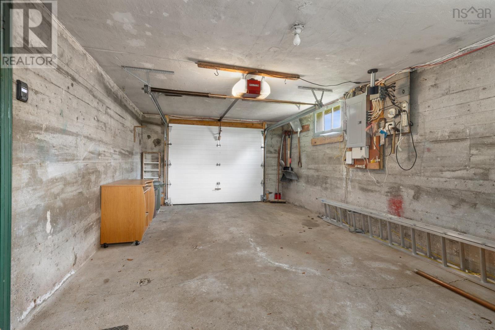 Property 21 of 39 of 102 Torrington Drive
