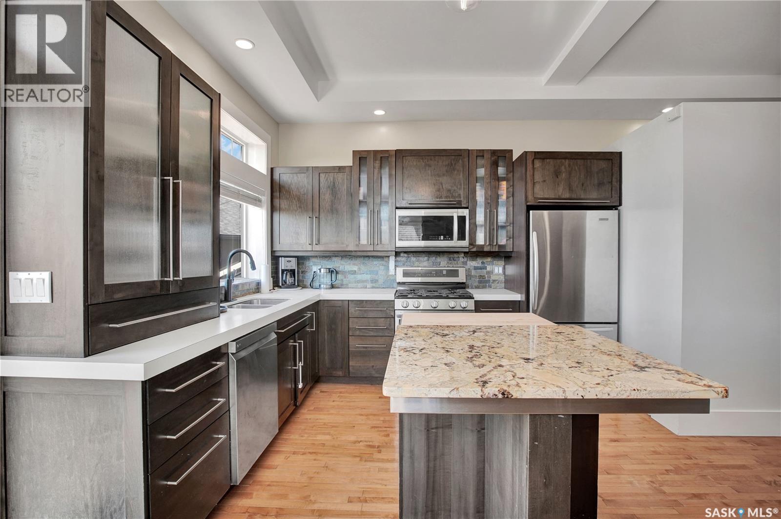 752 Reddekopp DRIVE - 7