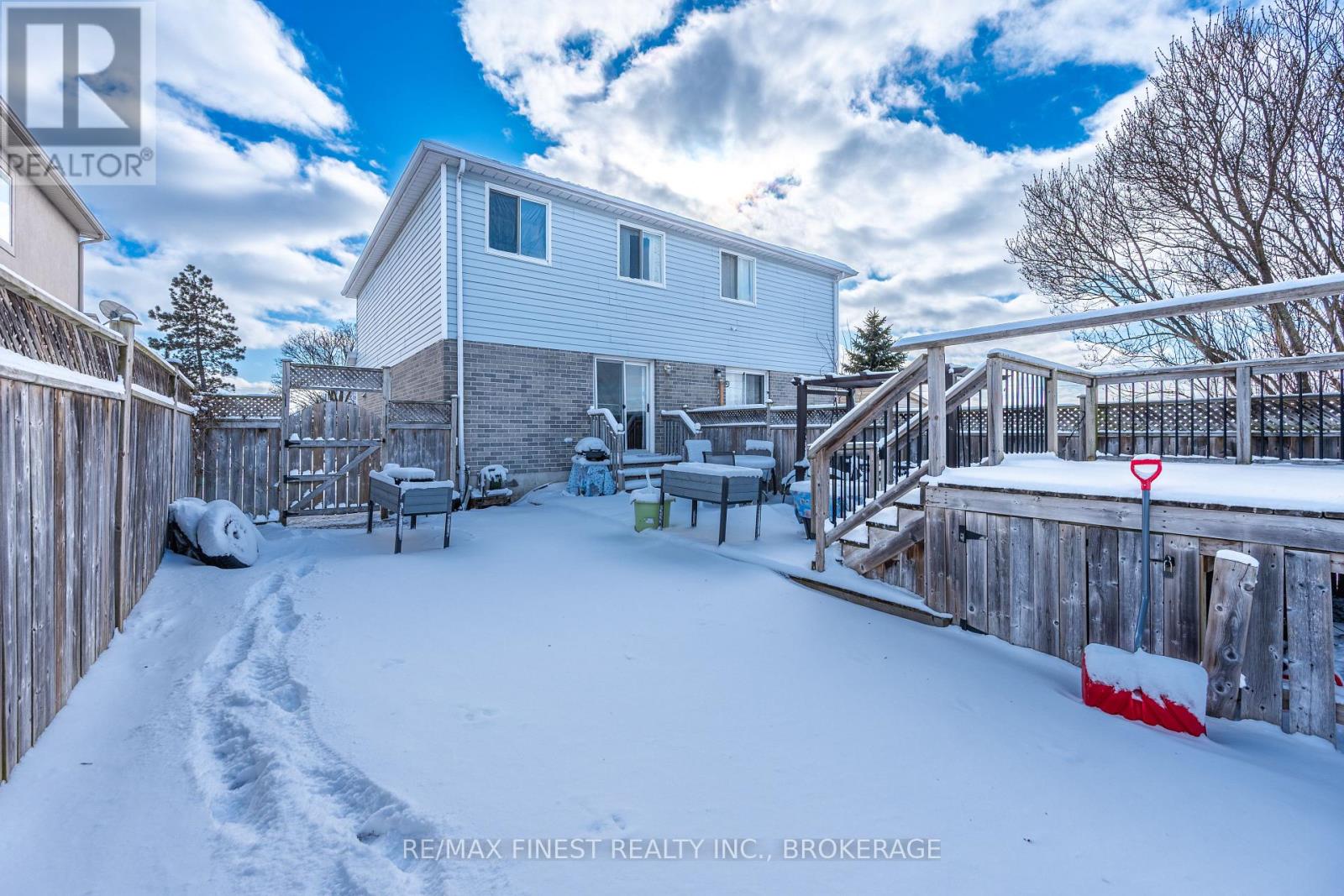 303 CONACHER DRIVE - 29