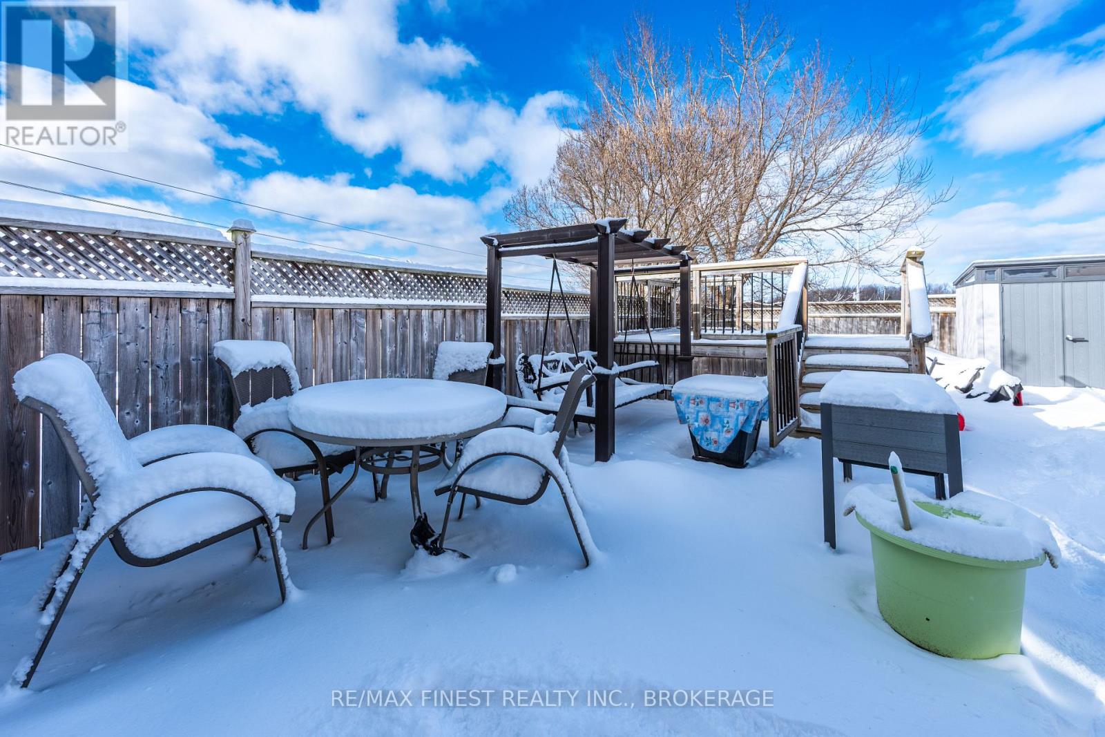 303 CONACHER DRIVE - 32