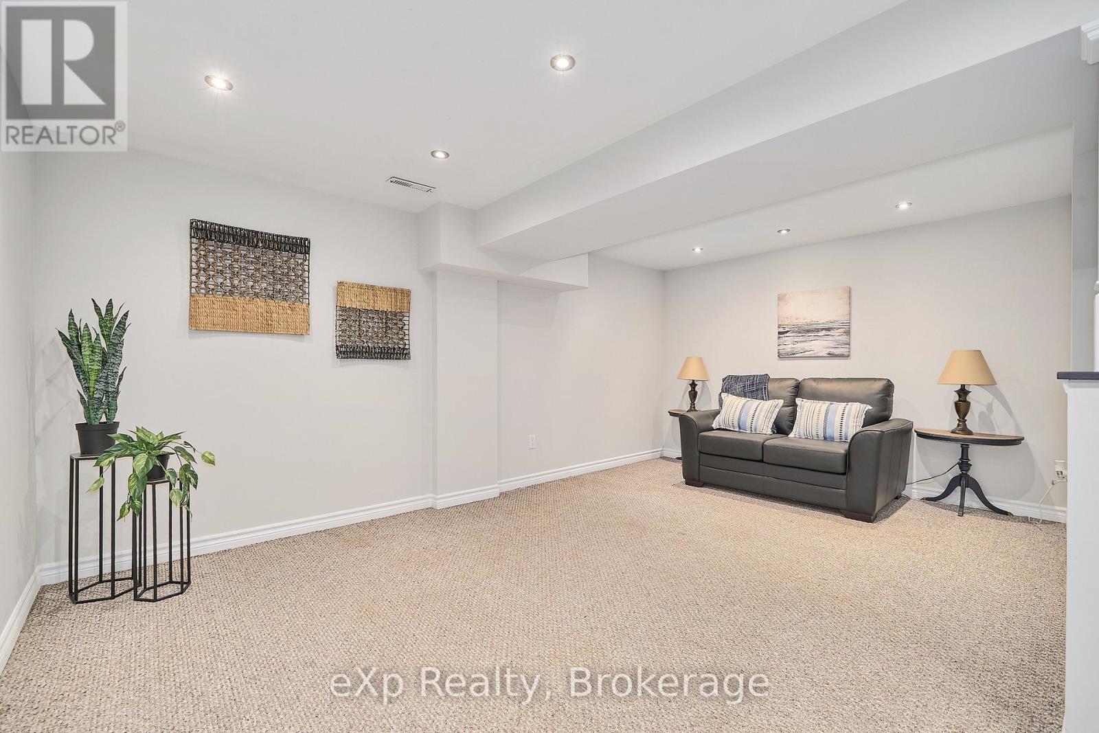 146 MARTIN ROAD - 40