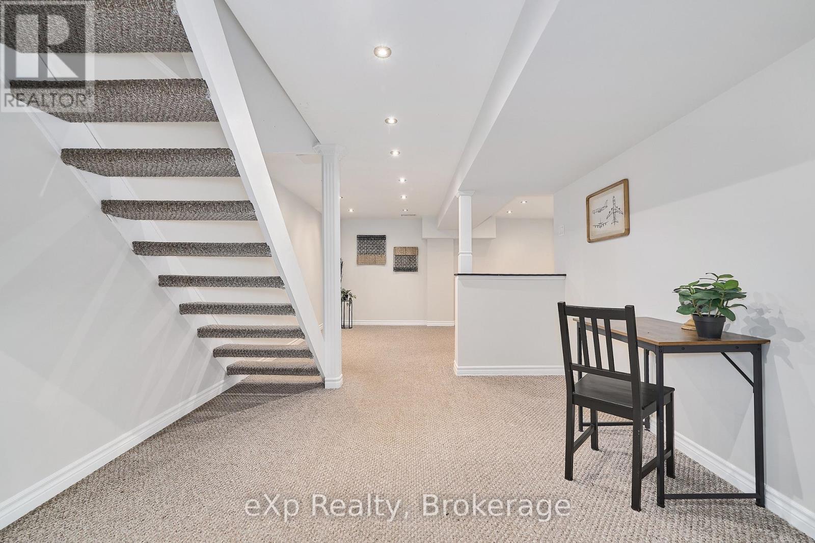 146 MARTIN ROAD - 41