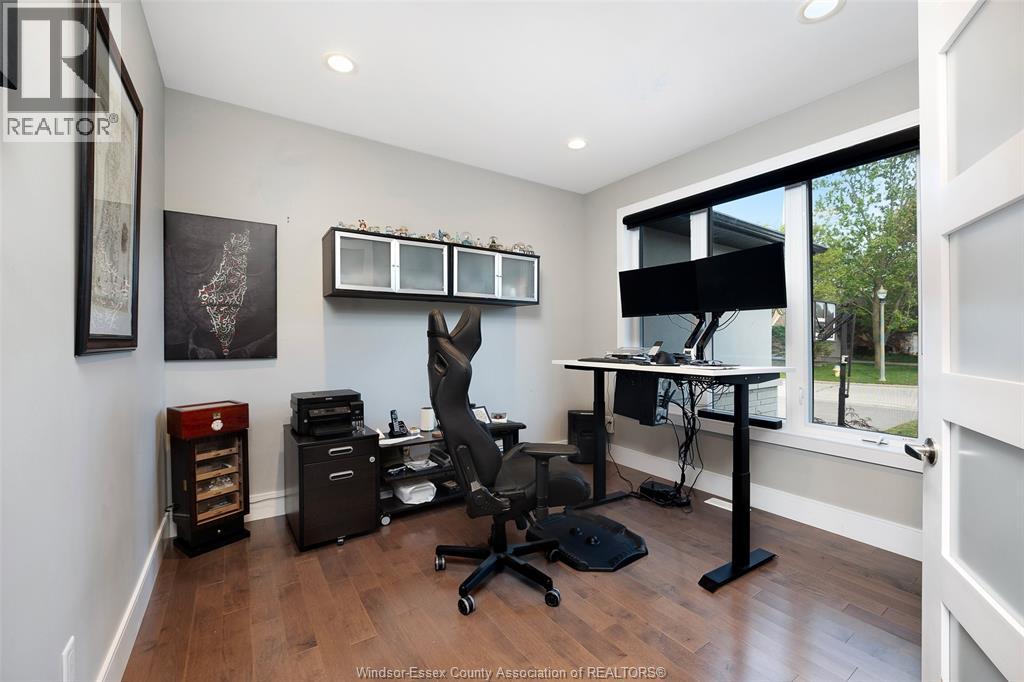 4395 Centre Lake - 12