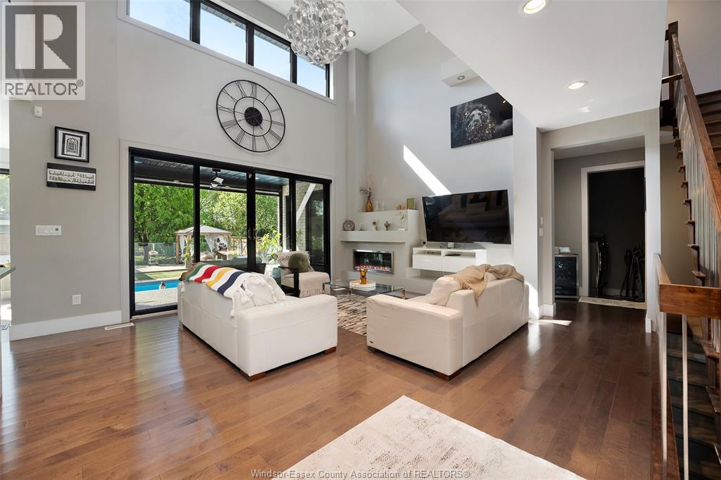 4395 Centre Lake - 5