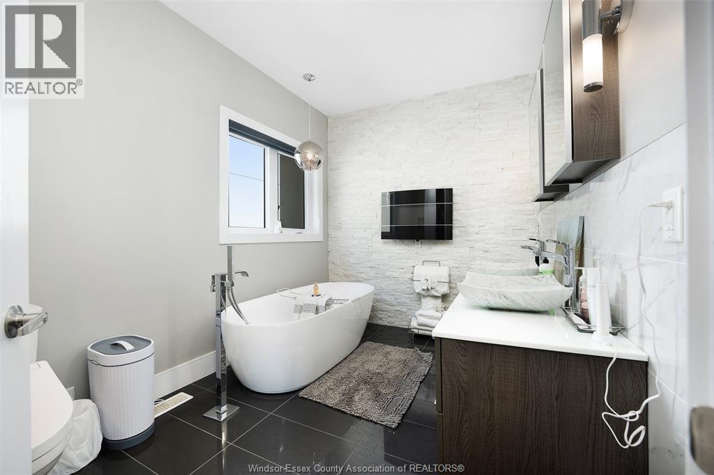 4395 Centre Lake - 15