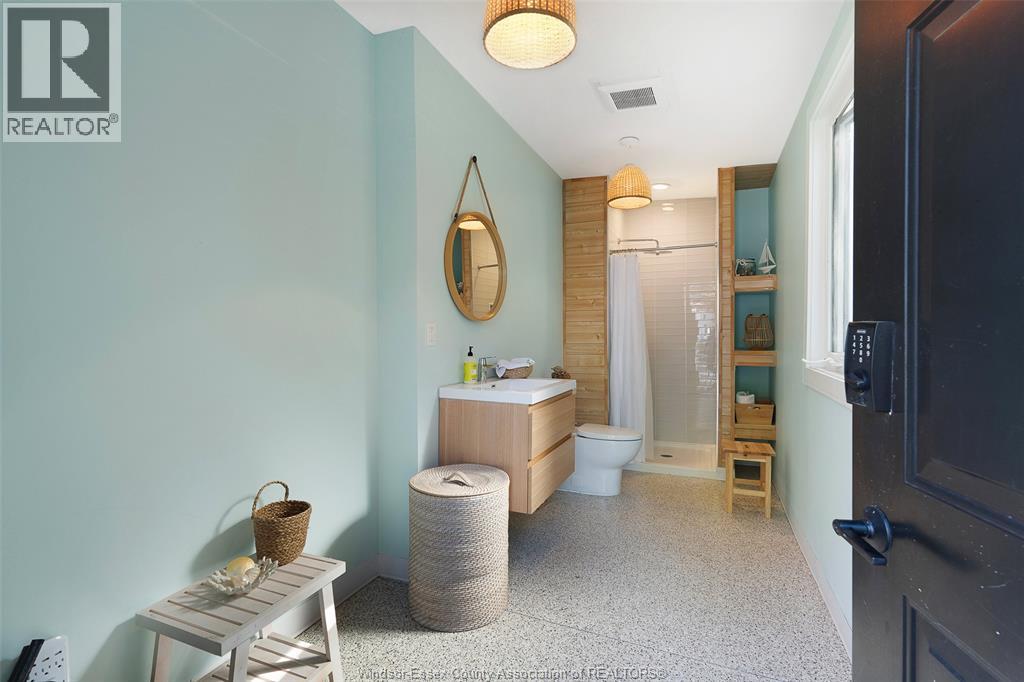 4395 Centre Lake - 29