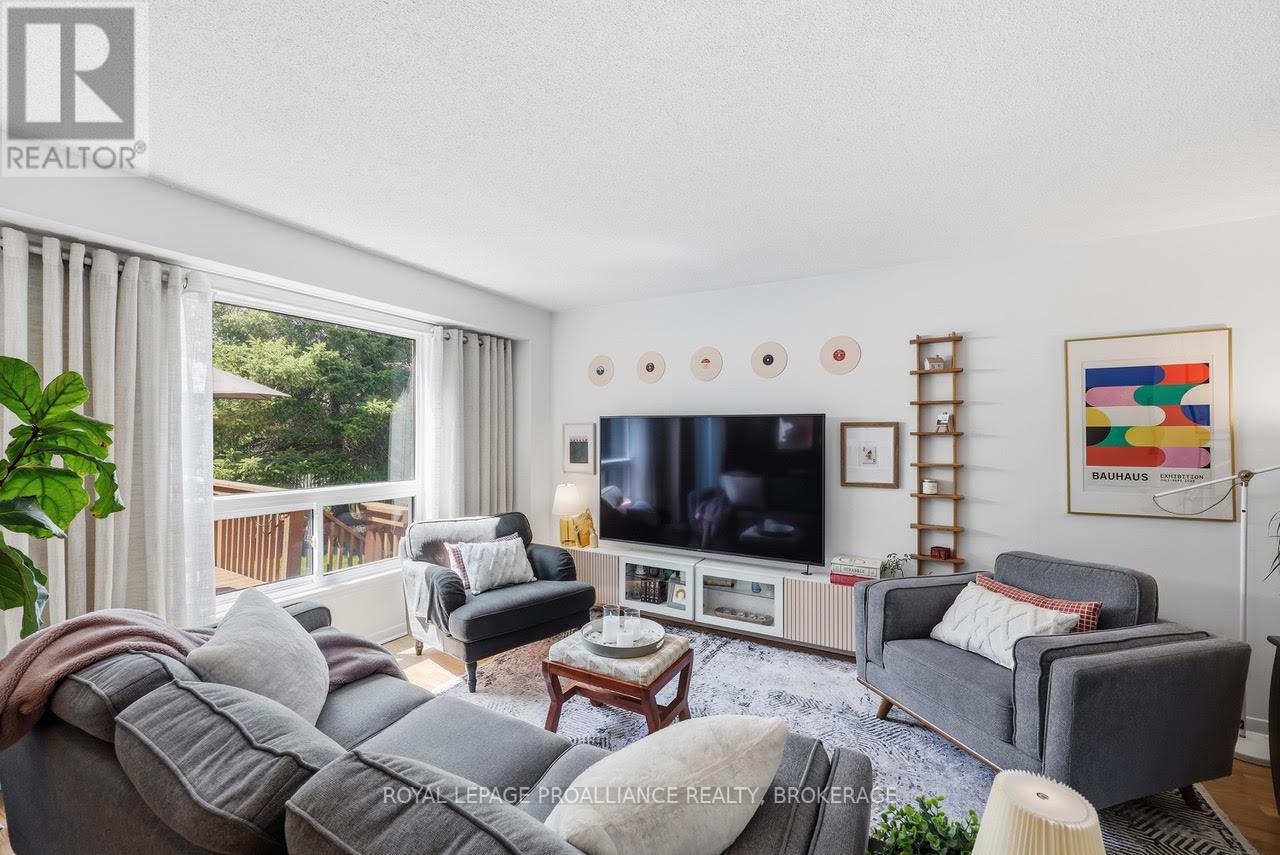 30 BARKER DRIVE - 17