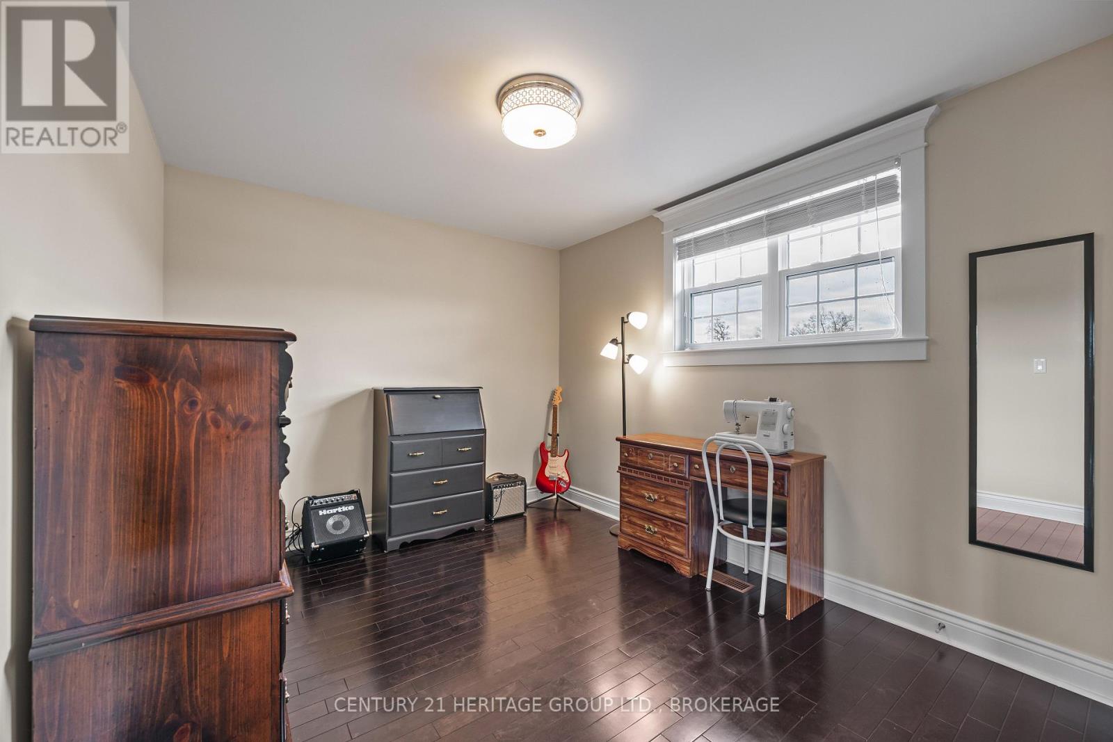 137 JORDYN'S COURT - 33