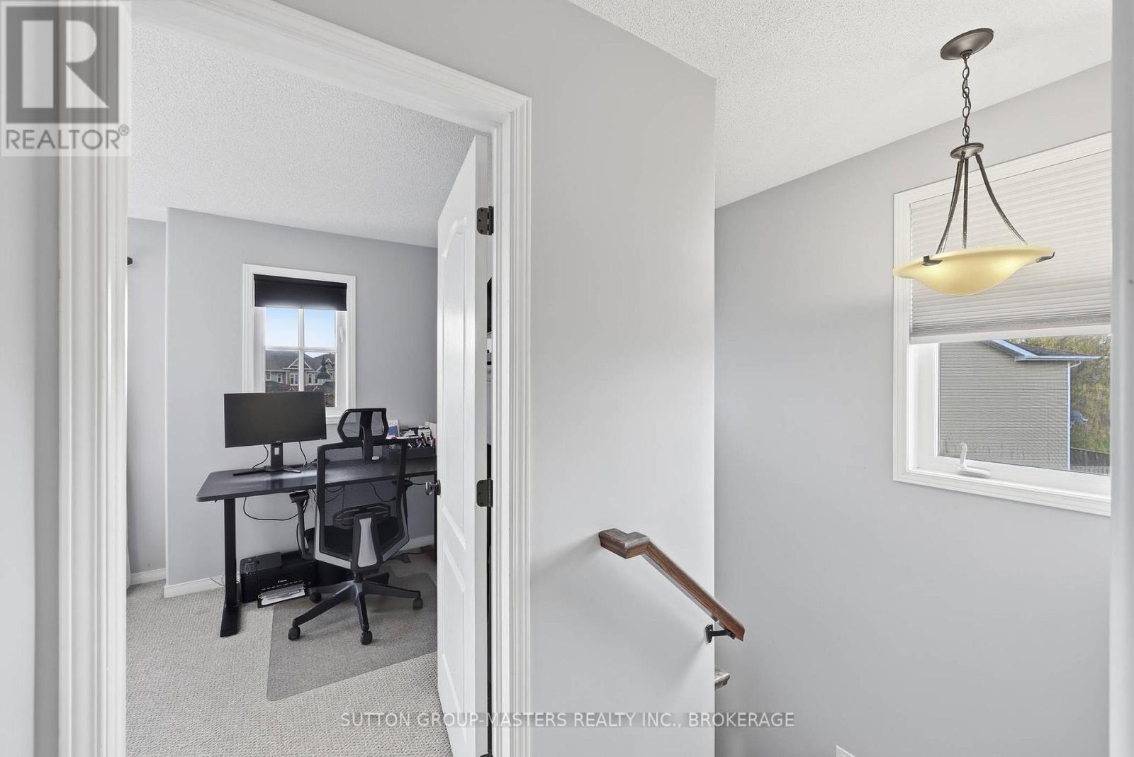 1596 CRIMSON CRESCENT - 22