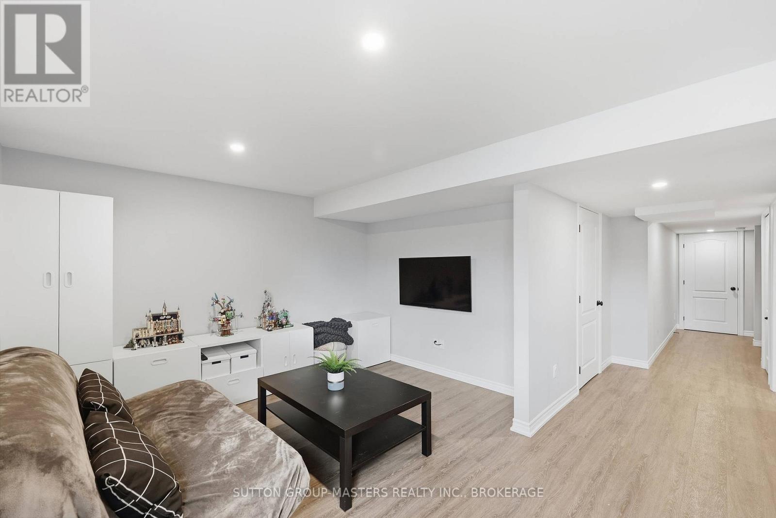 1596 CRIMSON CRESCENT - 36