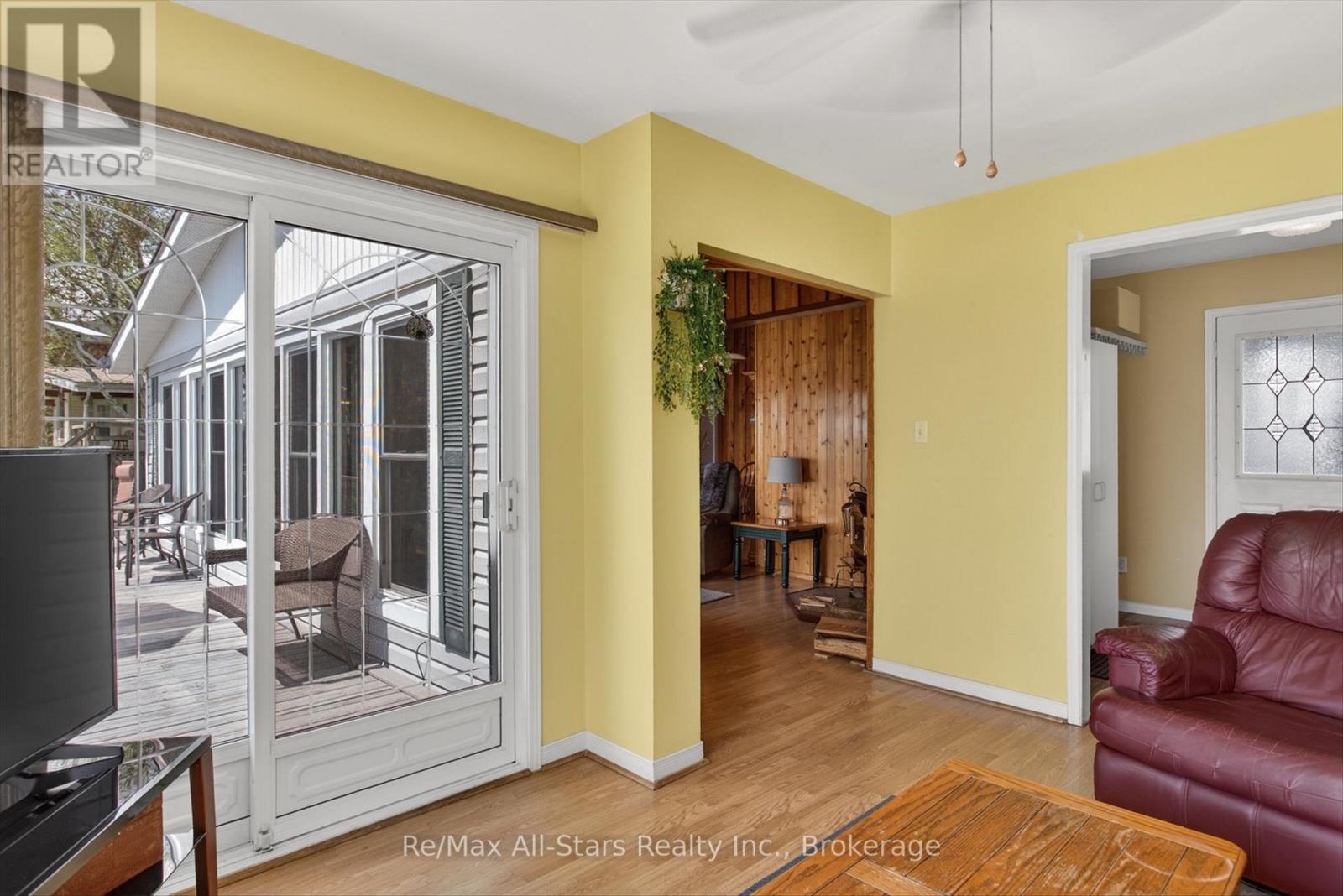 132 FENELON DRIVE - 16