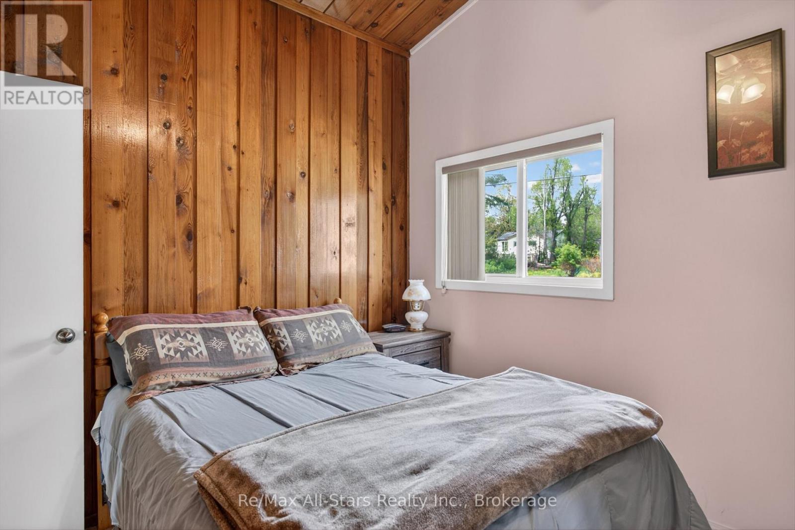 132 FENELON DRIVE - 22