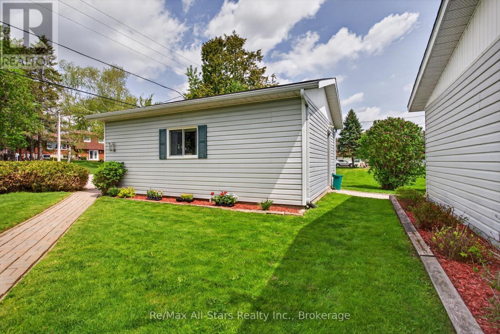 132 FENELON DRIVE - 26