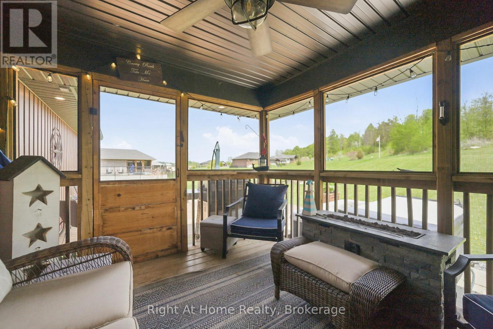 144 HIDDENVALLEY DRIVE - 17