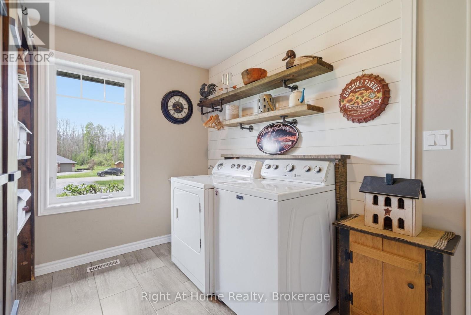 144 HIDDENVALLEY DRIVE - 18