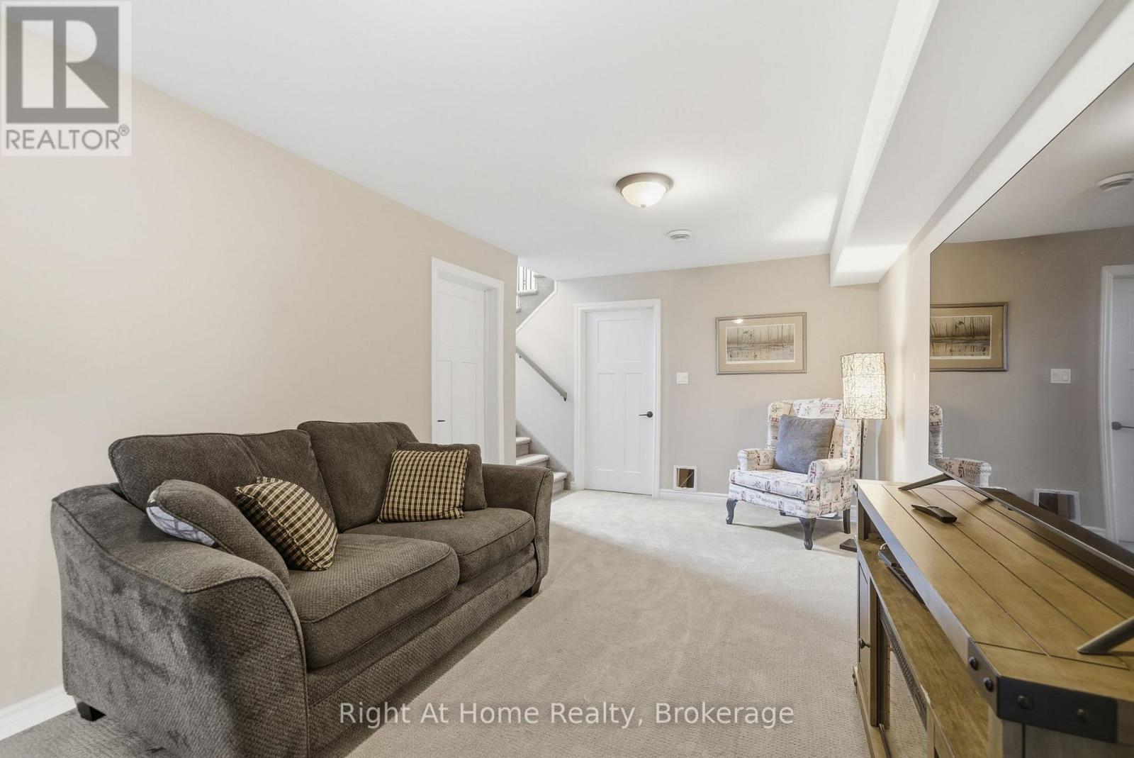 144 HIDDENVALLEY DRIVE - 28