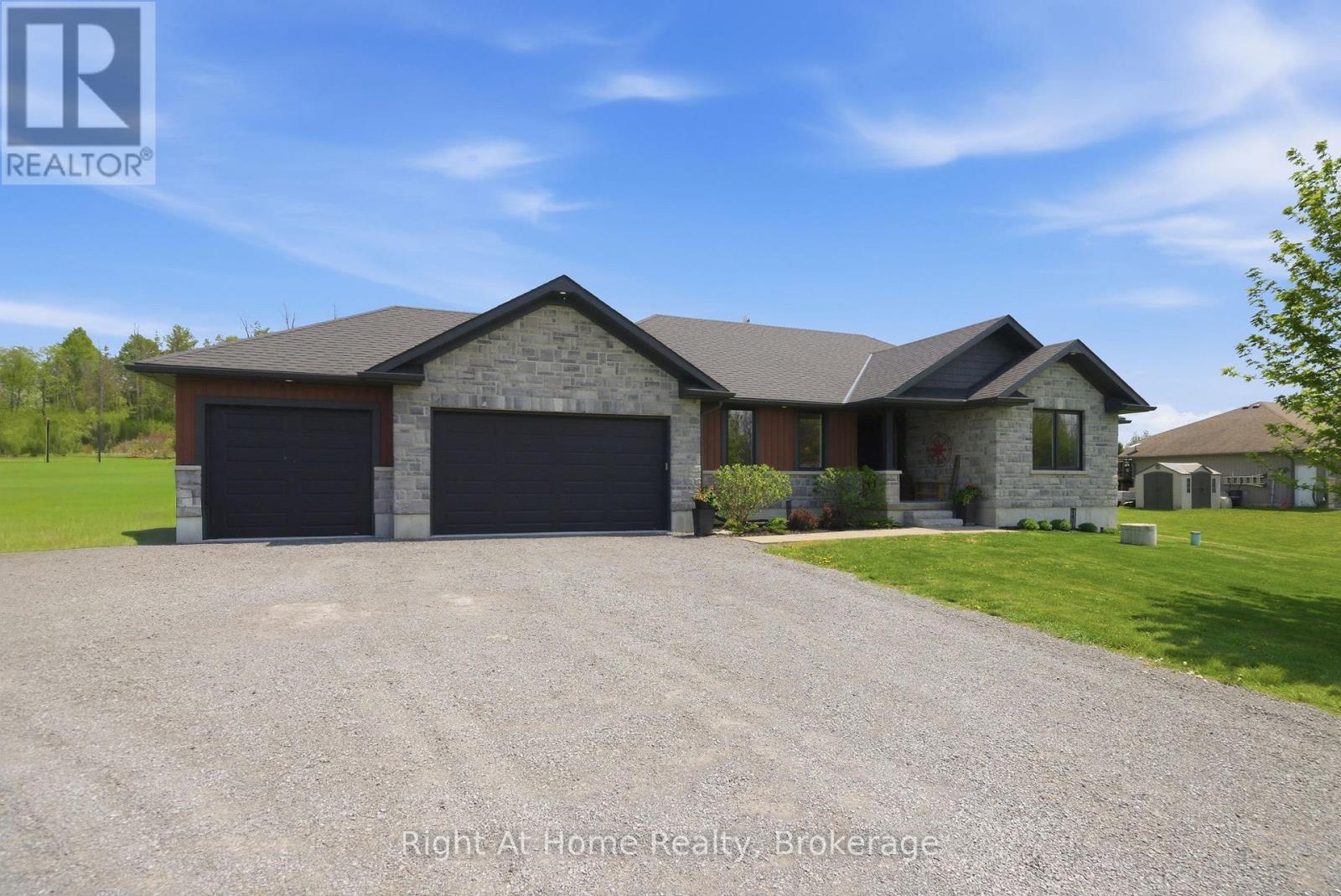 144 HIDDENVALLEY DRIVE - 3