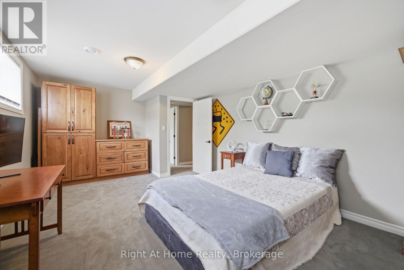 144 HIDDENVALLEY DRIVE - 38