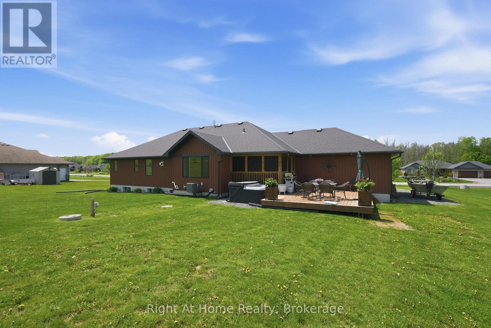 144 HIDDENVALLEY DRIVE - 40