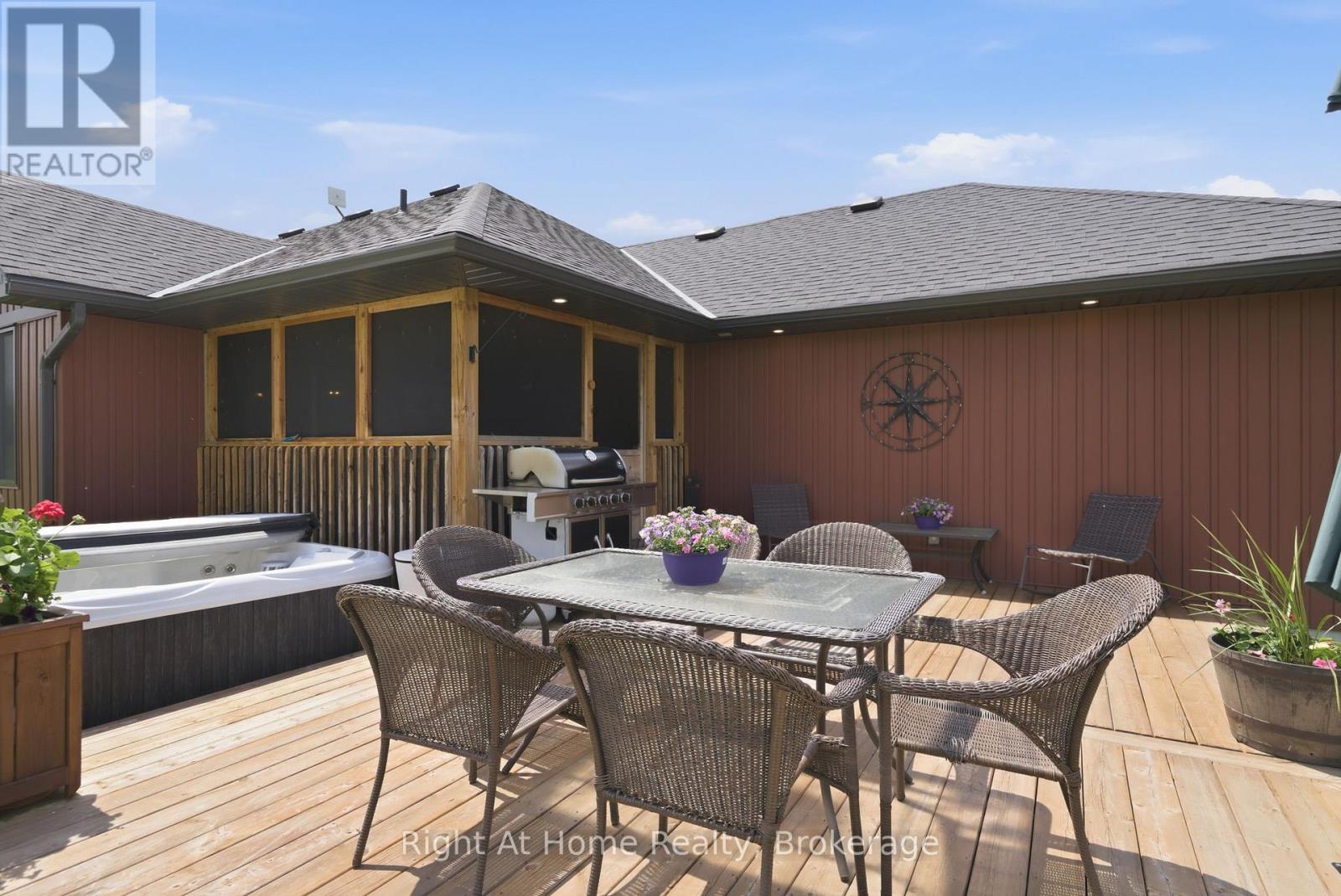 144 HIDDENVALLEY DRIVE - 41