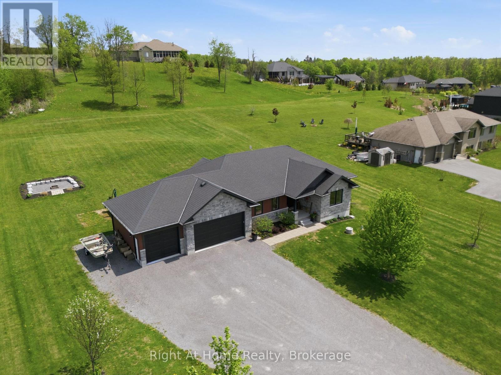 144 HIDDENVALLEY DRIVE - 6