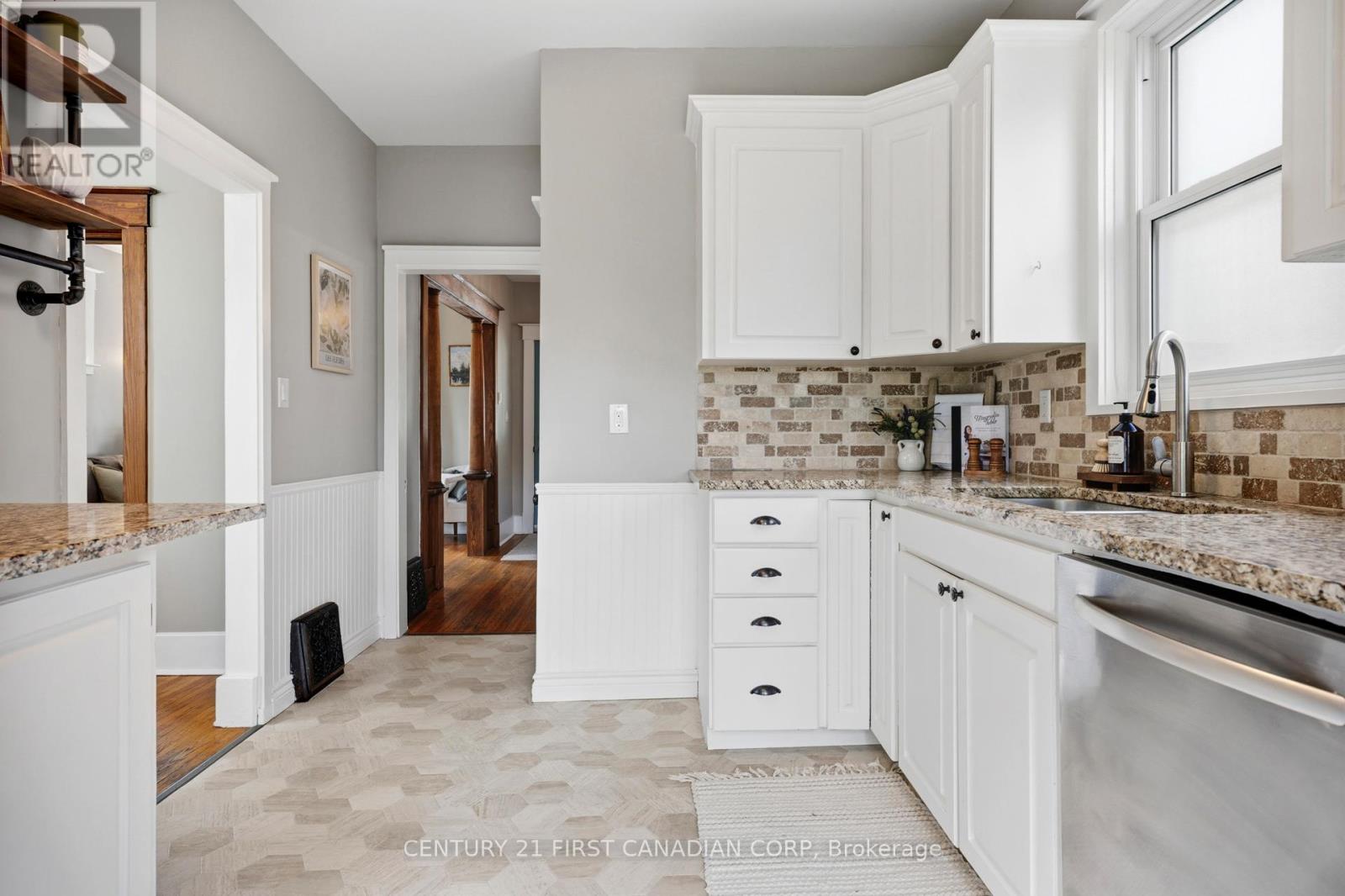 170 WILSON AVENUE - 12