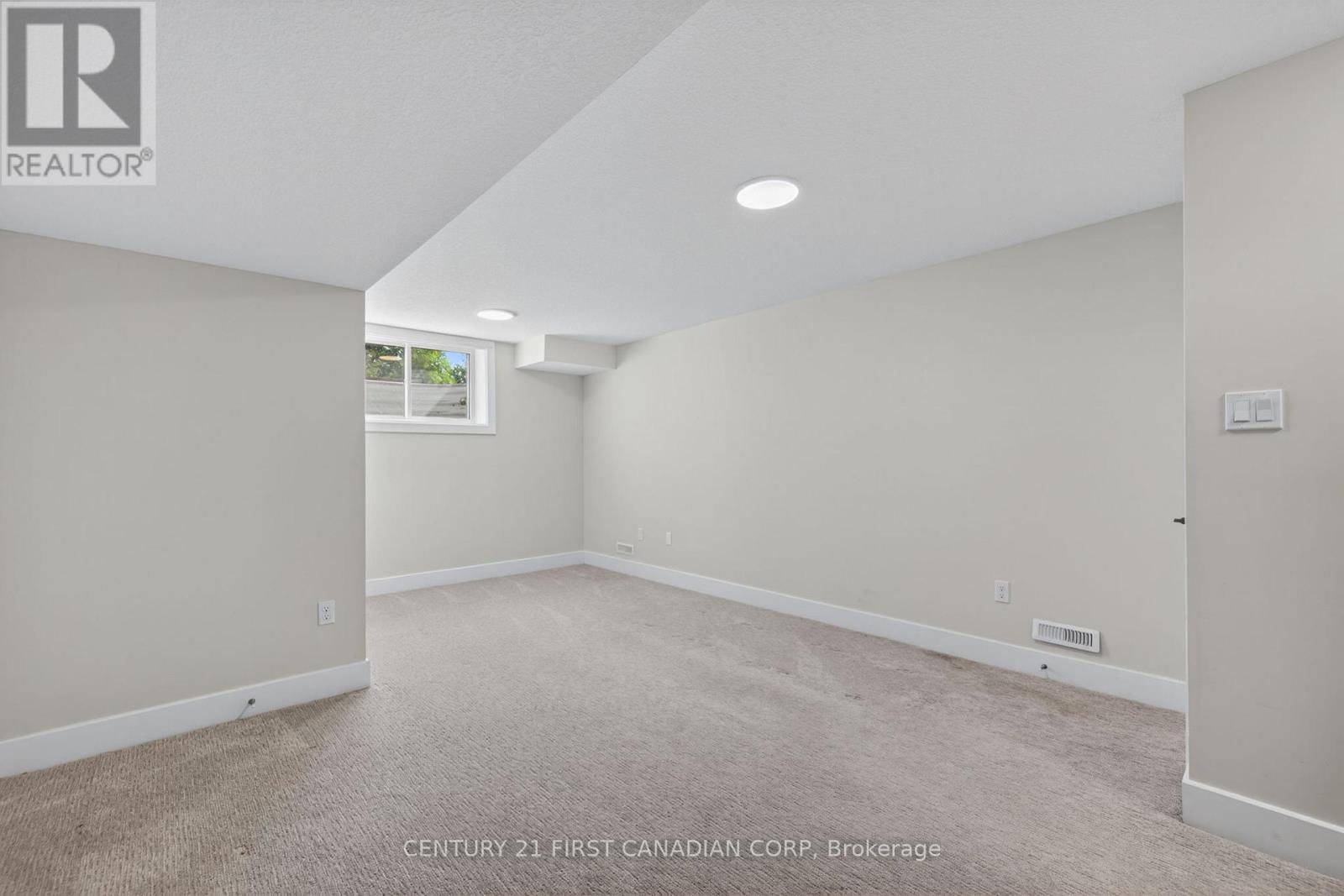 #84 601 LIONS PARK DRIVE - 27