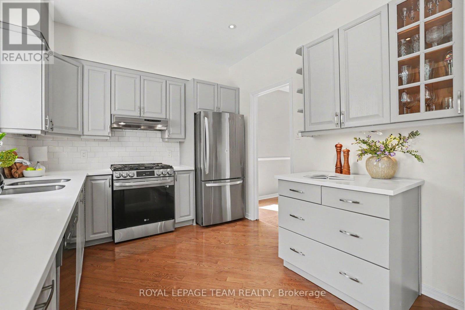 15 LADYBIRDS CRESCENT - 14