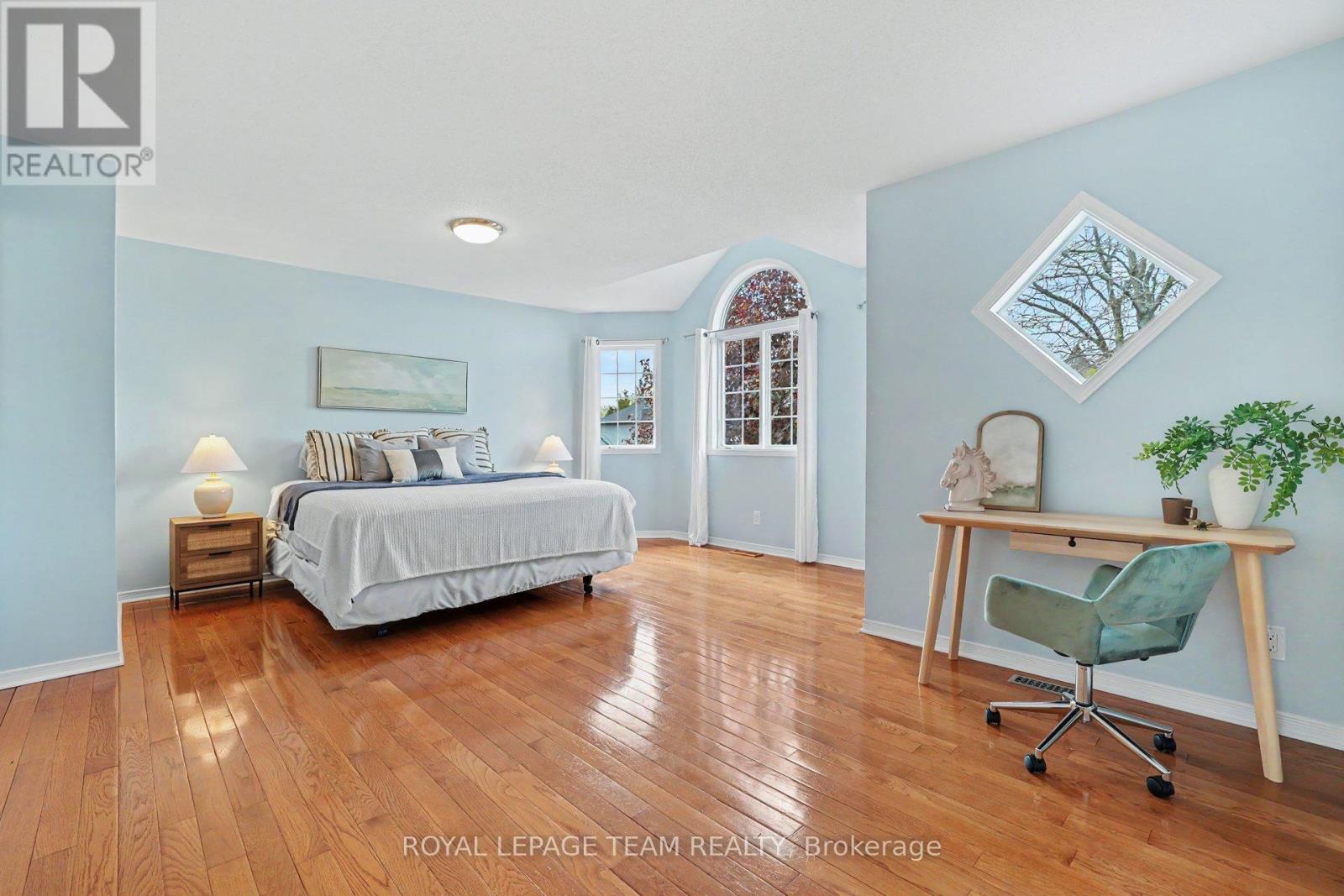 15 LADYBIRDS CRESCENT - 23