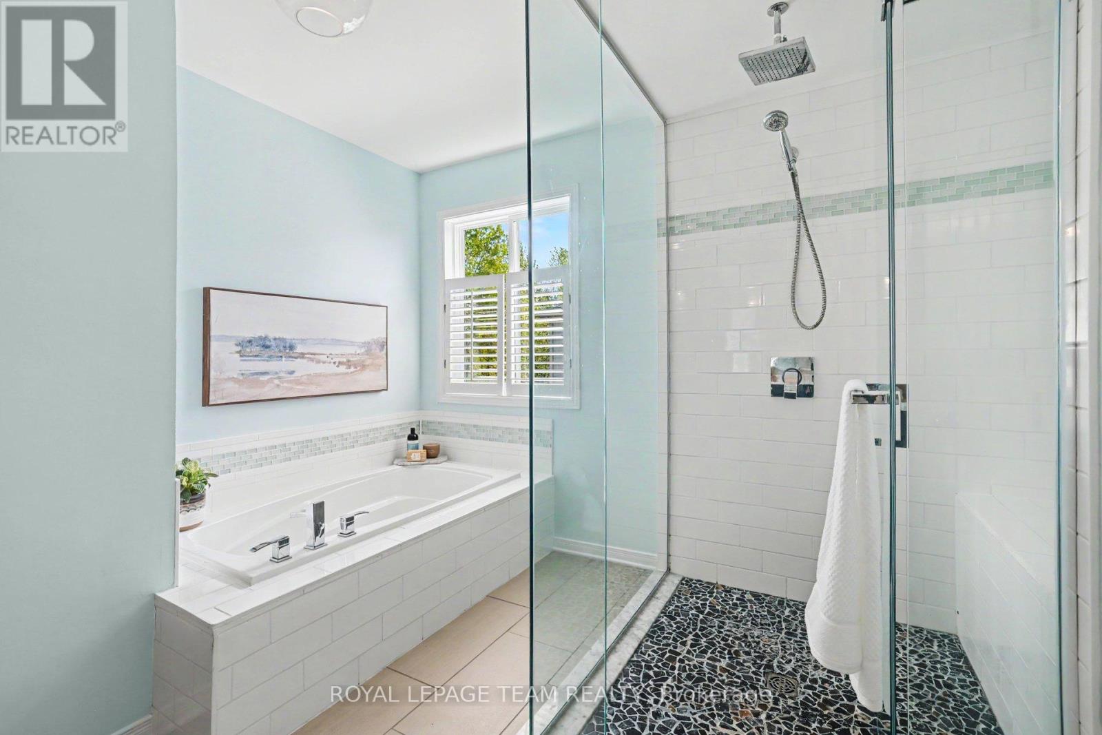 15 LADYBIRDS CRESCENT - 26