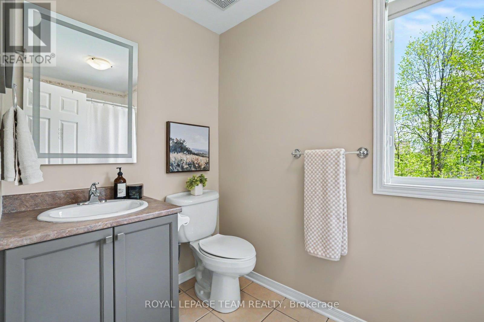 15 LADYBIRDS CRESCENT - 31