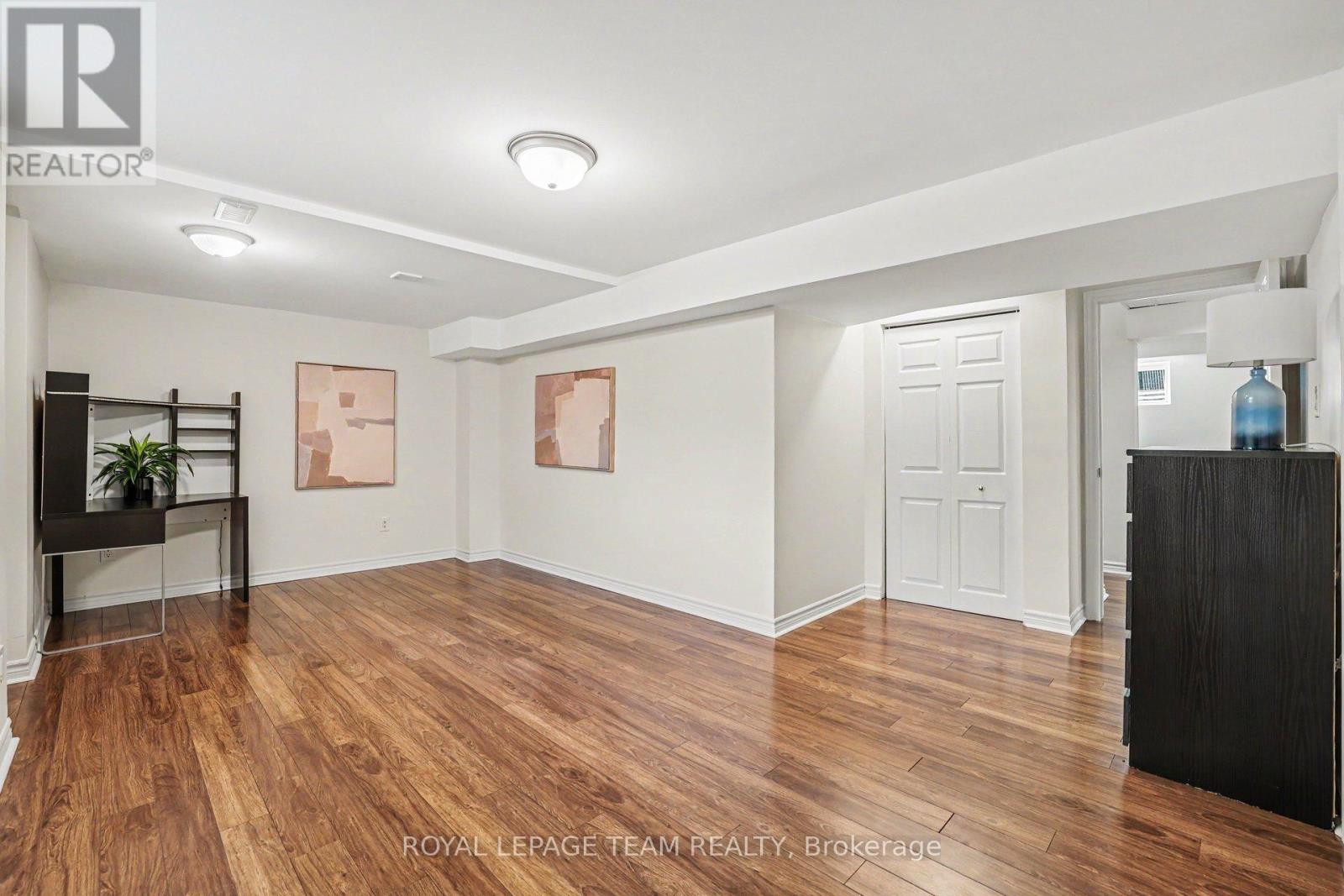 15 LADYBIRDS CRESCENT - 33