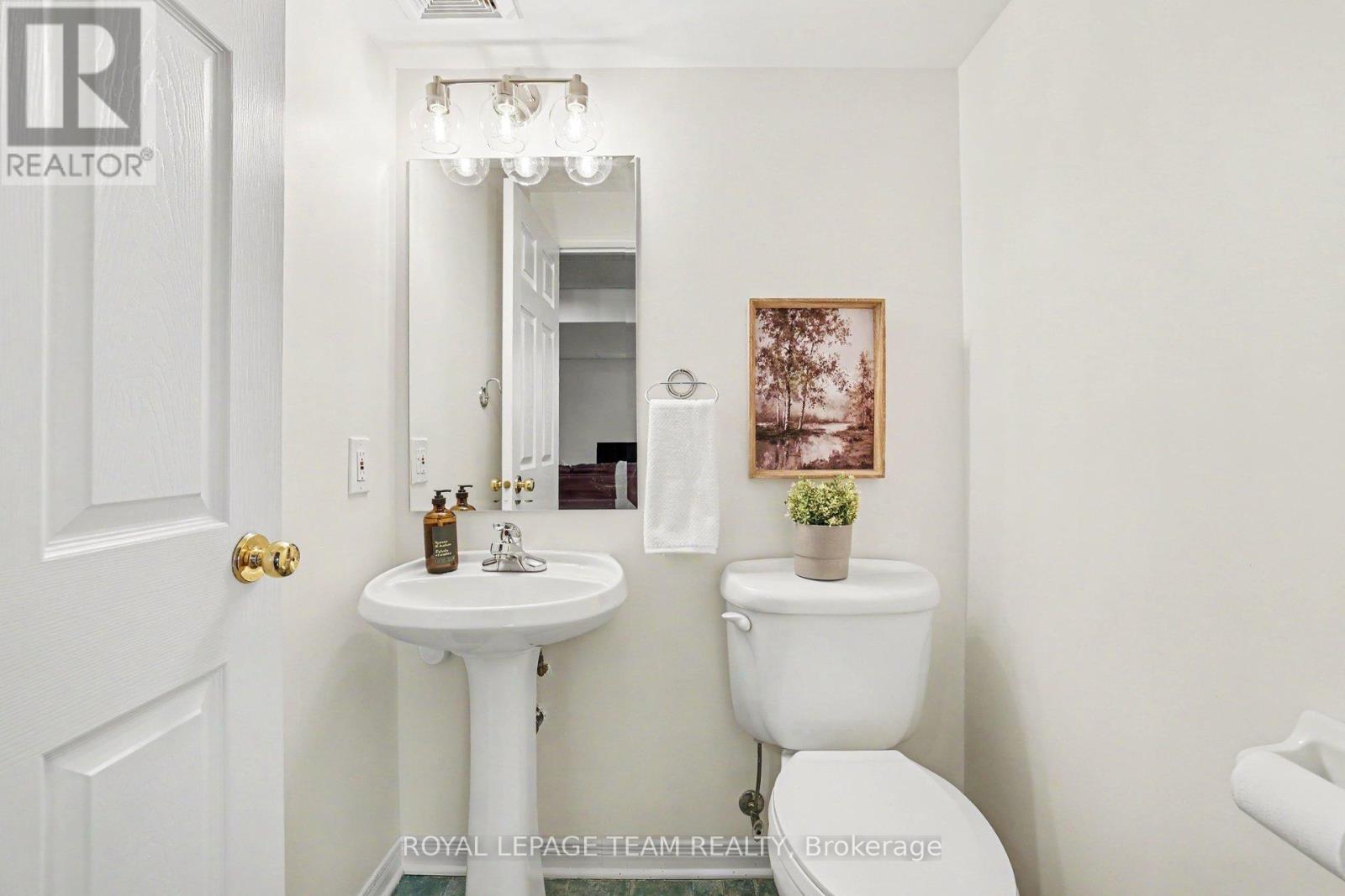 15 LADYBIRDS CRESCENT - 34