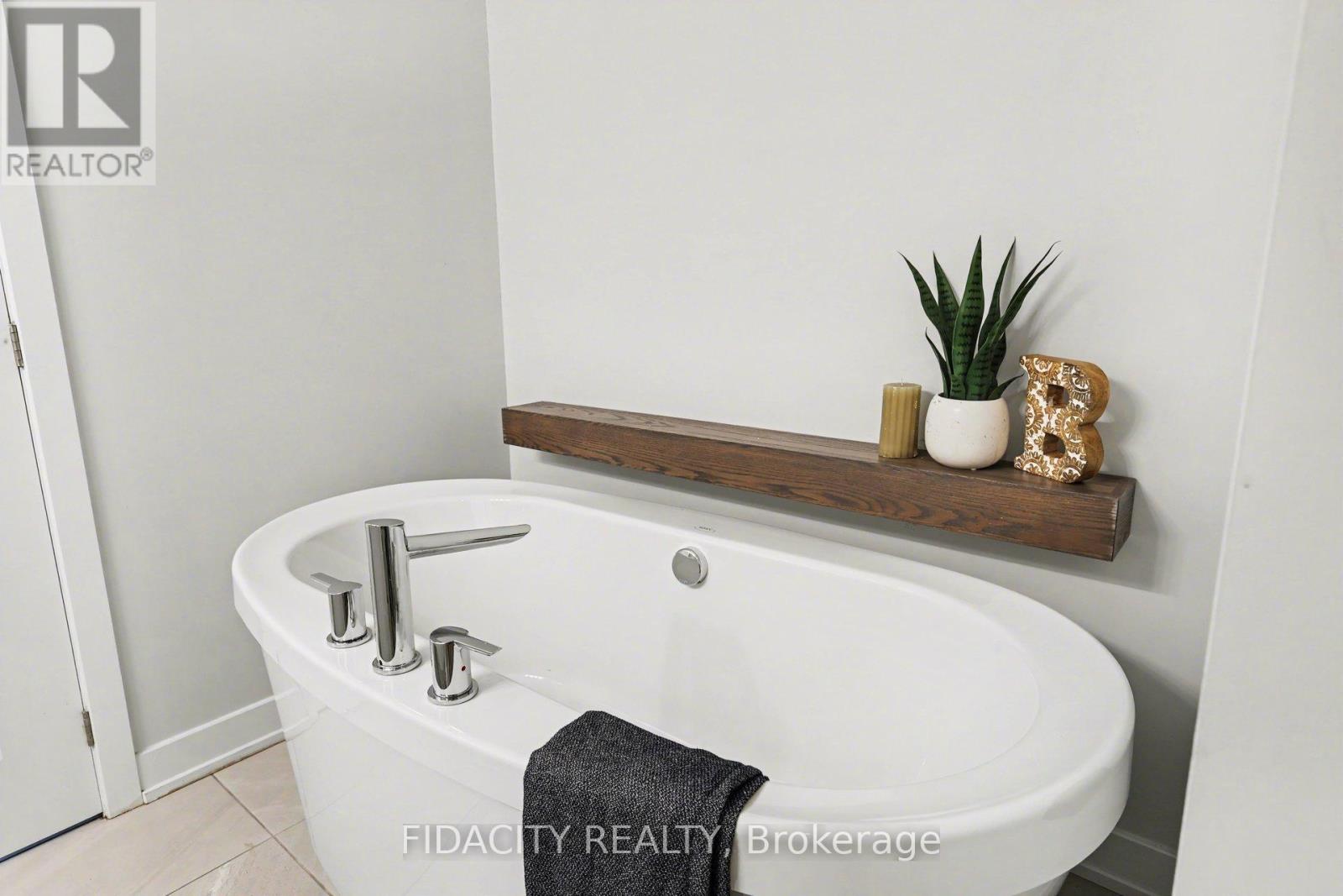 565 BOBOLINK RIDGE - 26