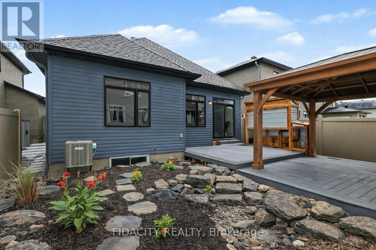 565 BOBOLINK RIDGE - 30