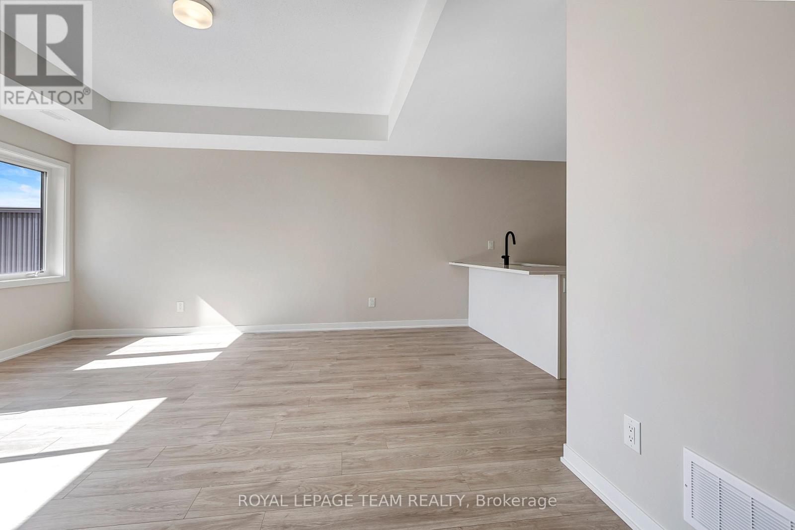 2 Bed, 3 Bath House for Rent in Ottawa – 920 PARNIAN PRIVATE, Ottawa – MLS# X13153722 - Image 9