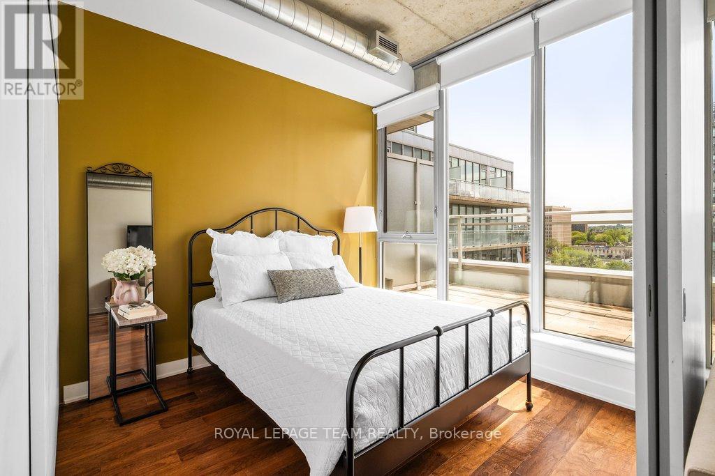 #833 340 MCLEOD STREET - 15