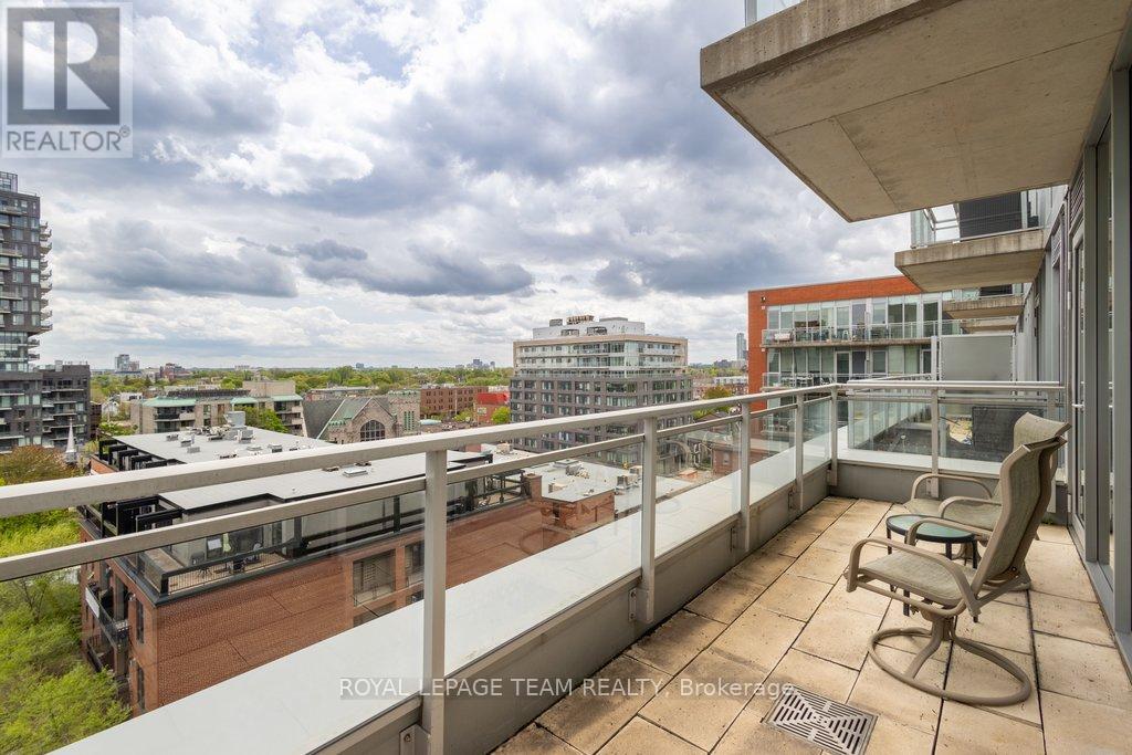#833 340 MCLEOD STREET - 22