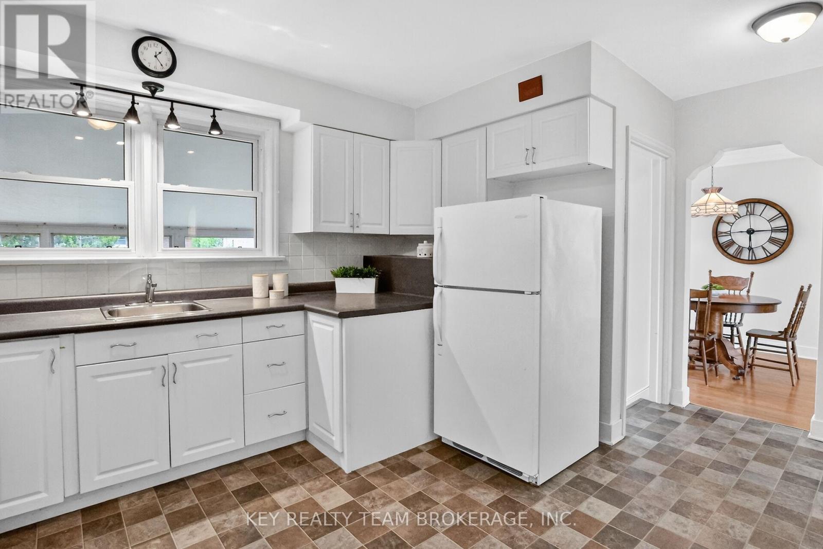 188 PRICE AVENUE - 14