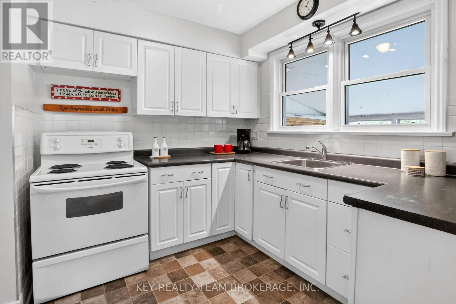 188 PRICE AVENUE - 16