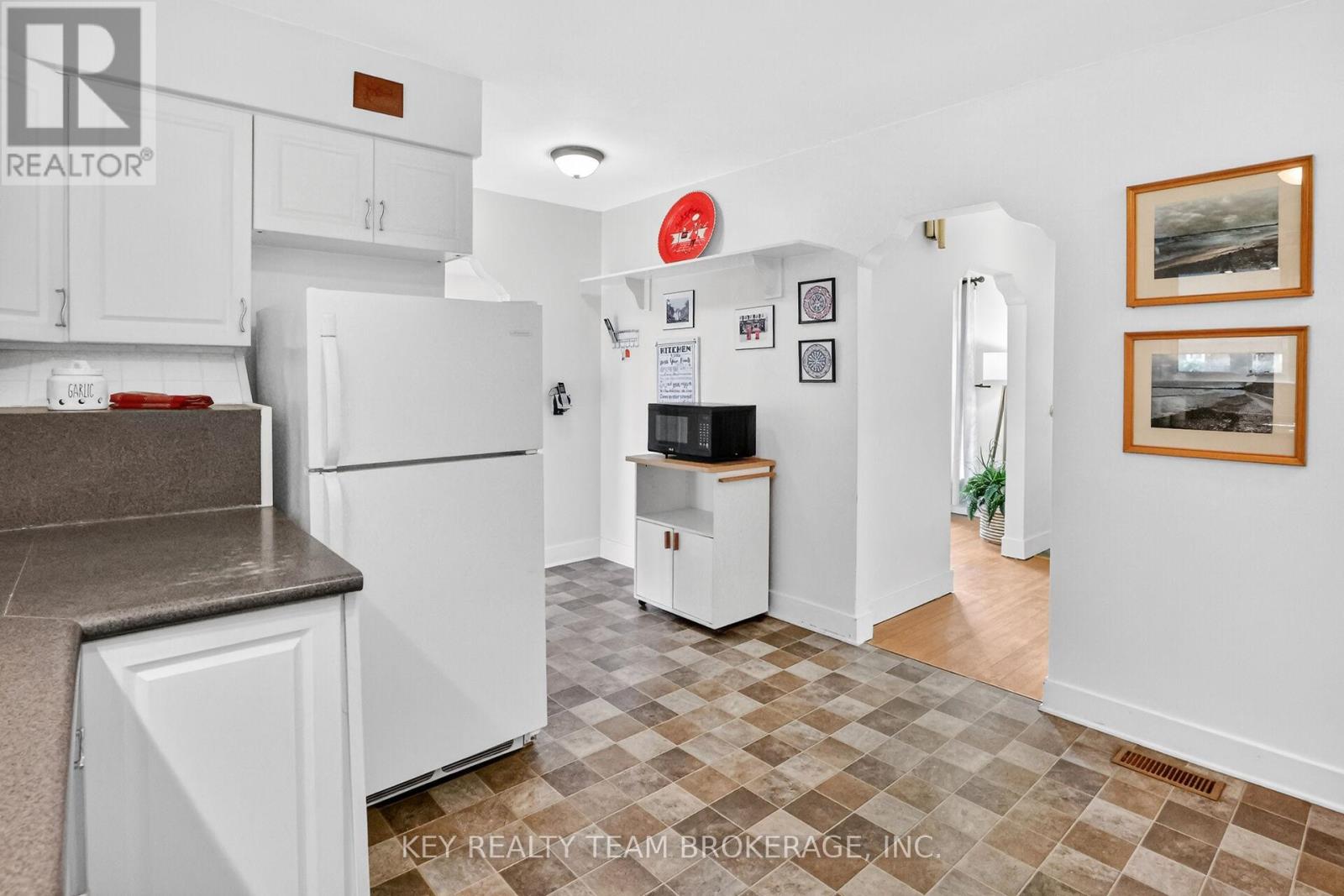 188 PRICE AVENUE - 17