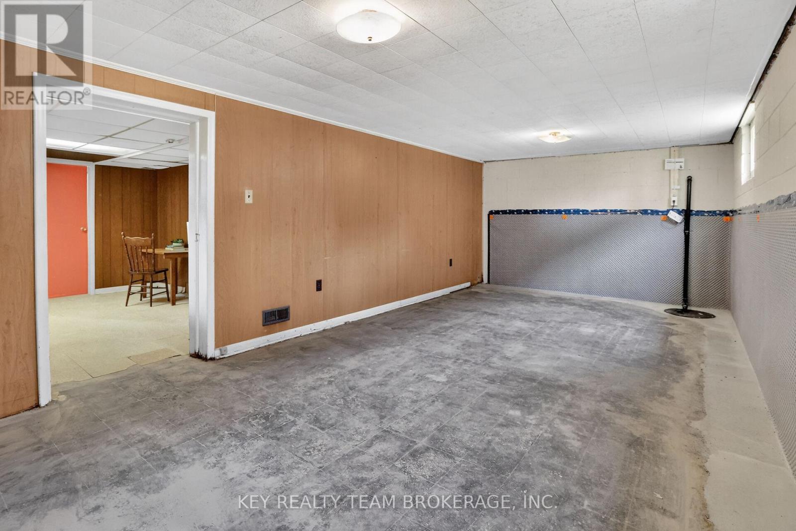 188 PRICE AVENUE - 32