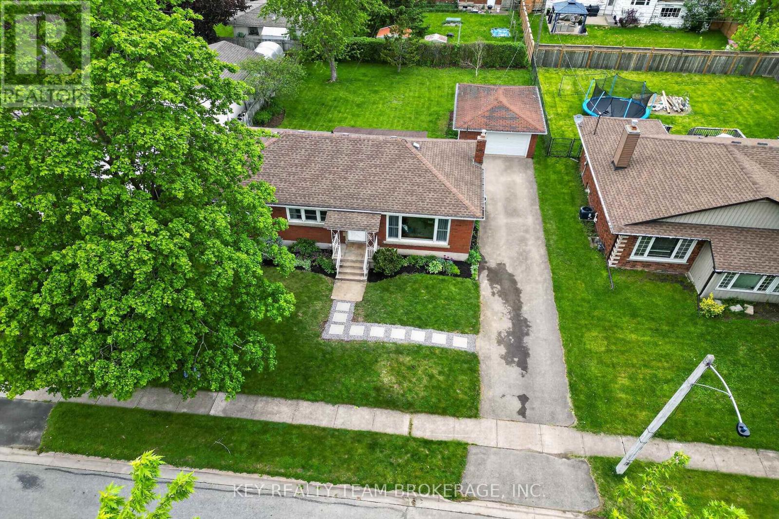 188 PRICE AVENUE - 44