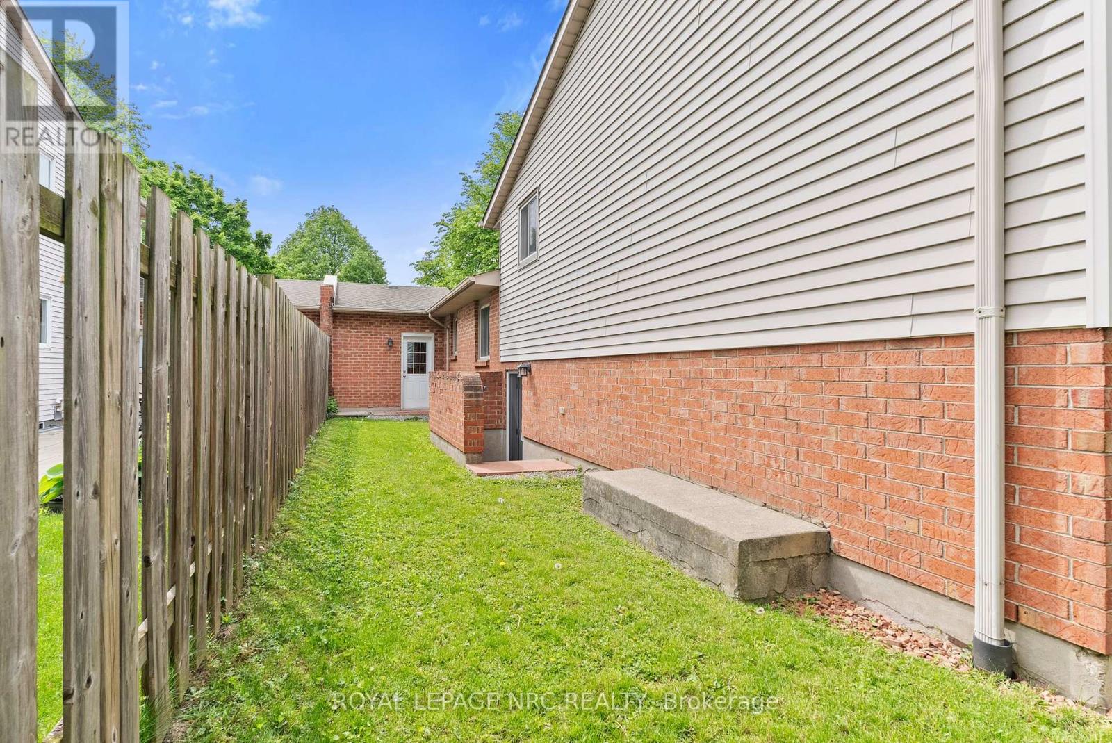 89 STONEY BROOK CRESCENT - 25