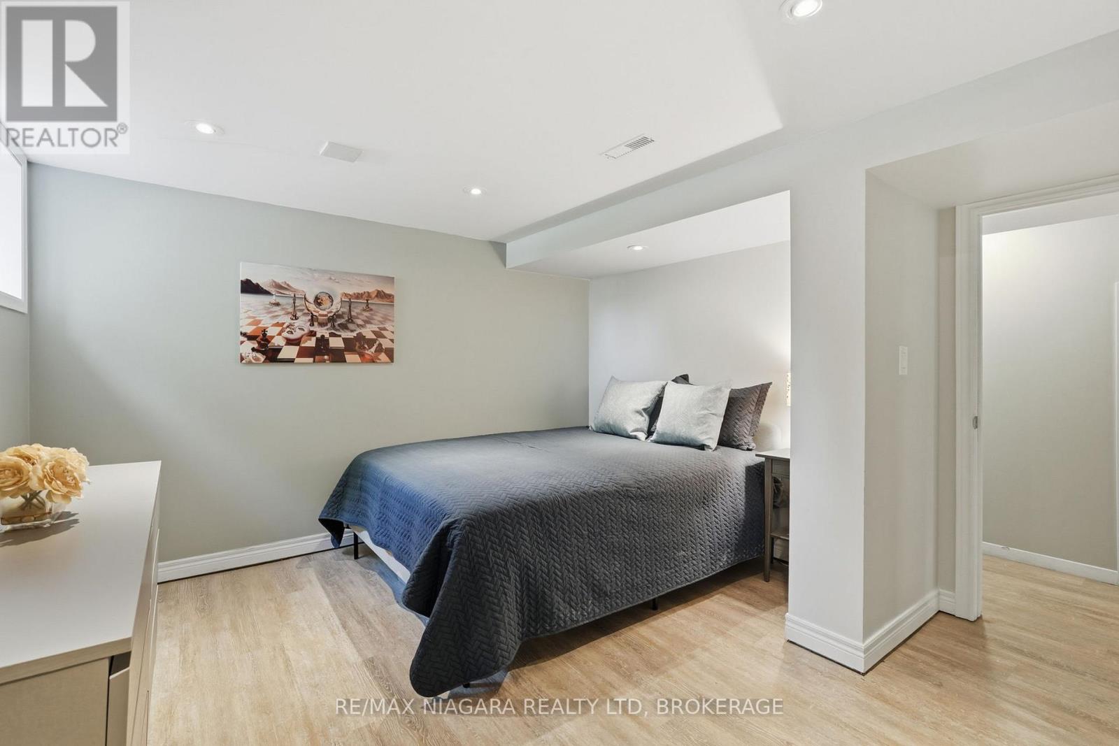 11 BRUCEDALE AVENUE - 26